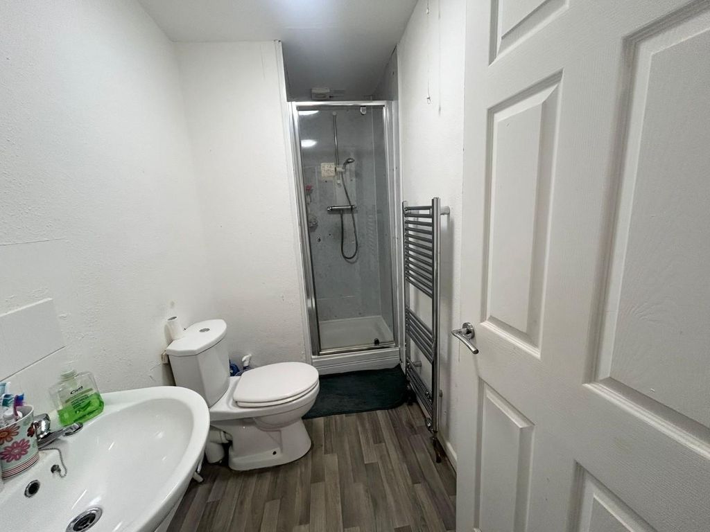 Property photo 3 of 4 16 Nre F1 Shower Room.Jpg