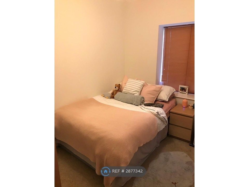 Property photo 2 of 10 Master Bedroom