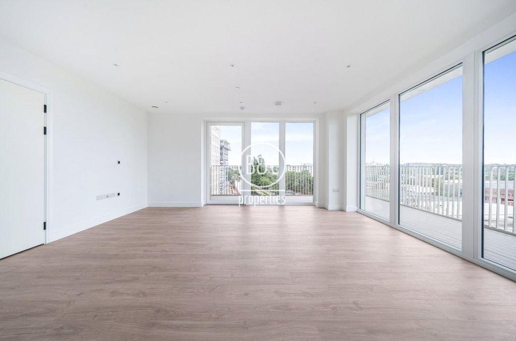 Property photo 3 of 18 Picture No. 14