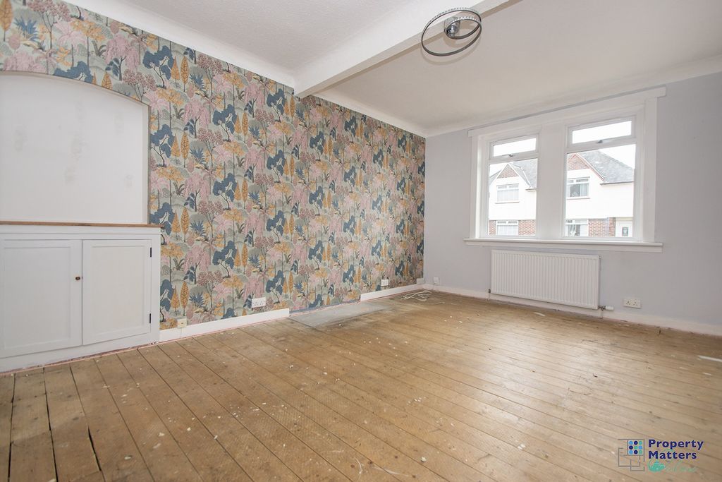 Property photo 2 of 14 Lounge