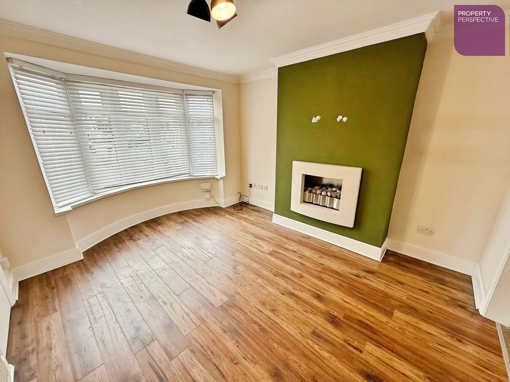 Property photo 2 of 13 Lounge