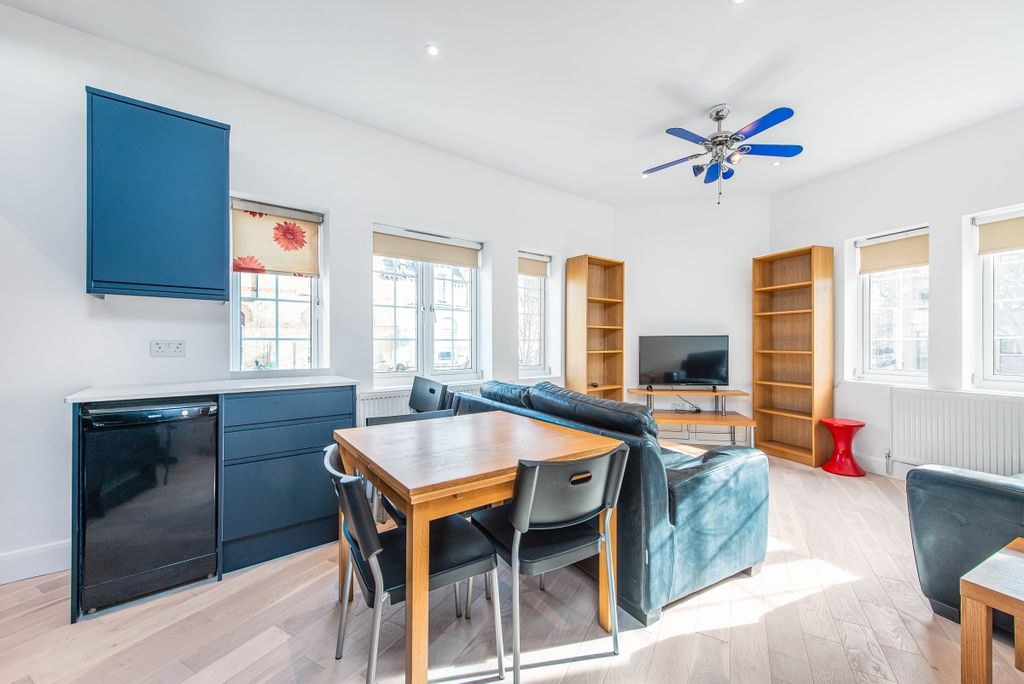 Property photo 1 of 7 Open Plan Living