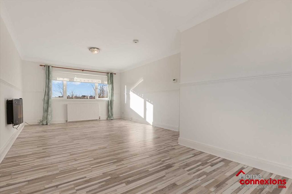 Property photo 2 of 20 Lounge Dining (1)