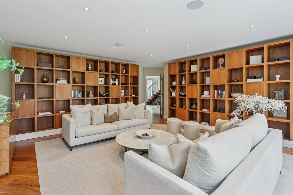 Property photo 3 of 21 Image