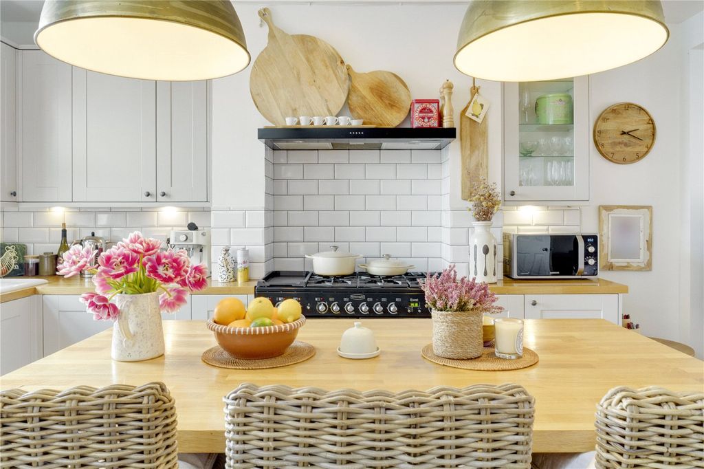 Property photo 2 of 12 Picture No. 20