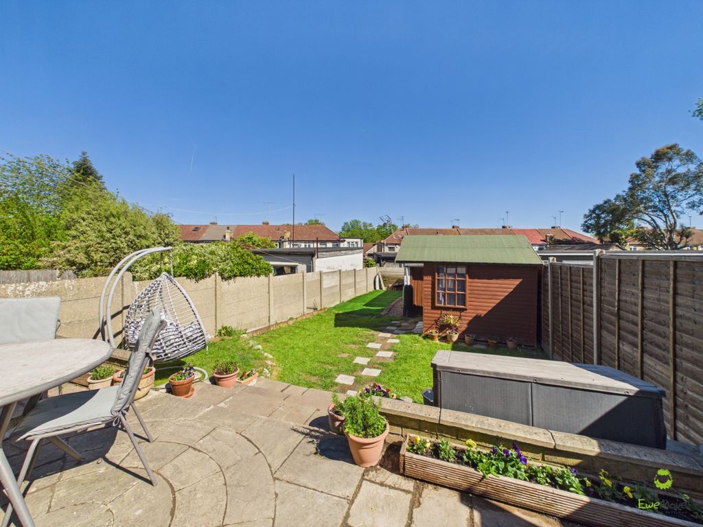 Property photo 1 of 12 Rear Garden Presented By James Hillier For Ewemove