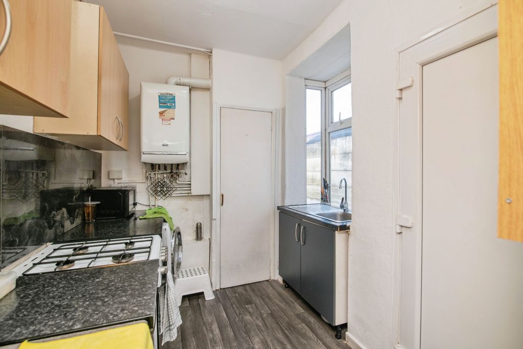 Property photo 2 of 16