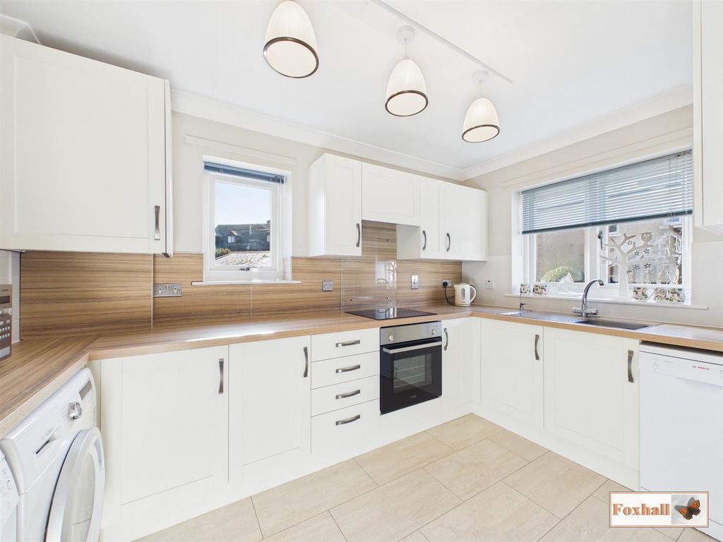 Property photo 3 of 13 Kitchen