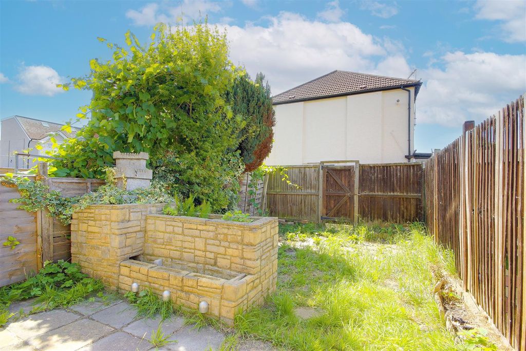 Property photo 2 of 24