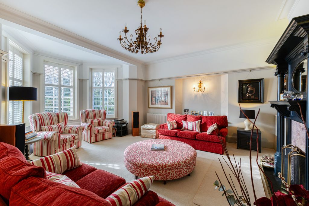 Property photo 3 of 35