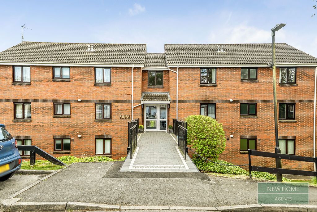 Property photo 1 of 20 Photo 14