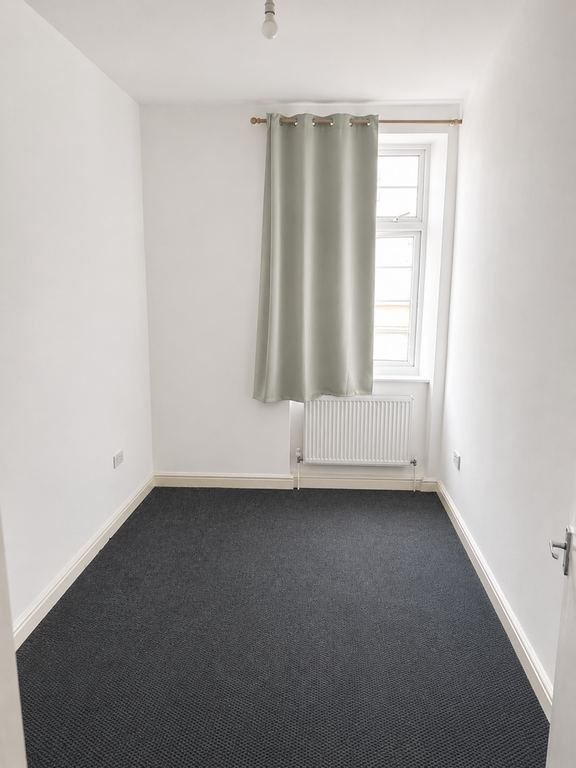 Property photo 1 of 5 Bedroom