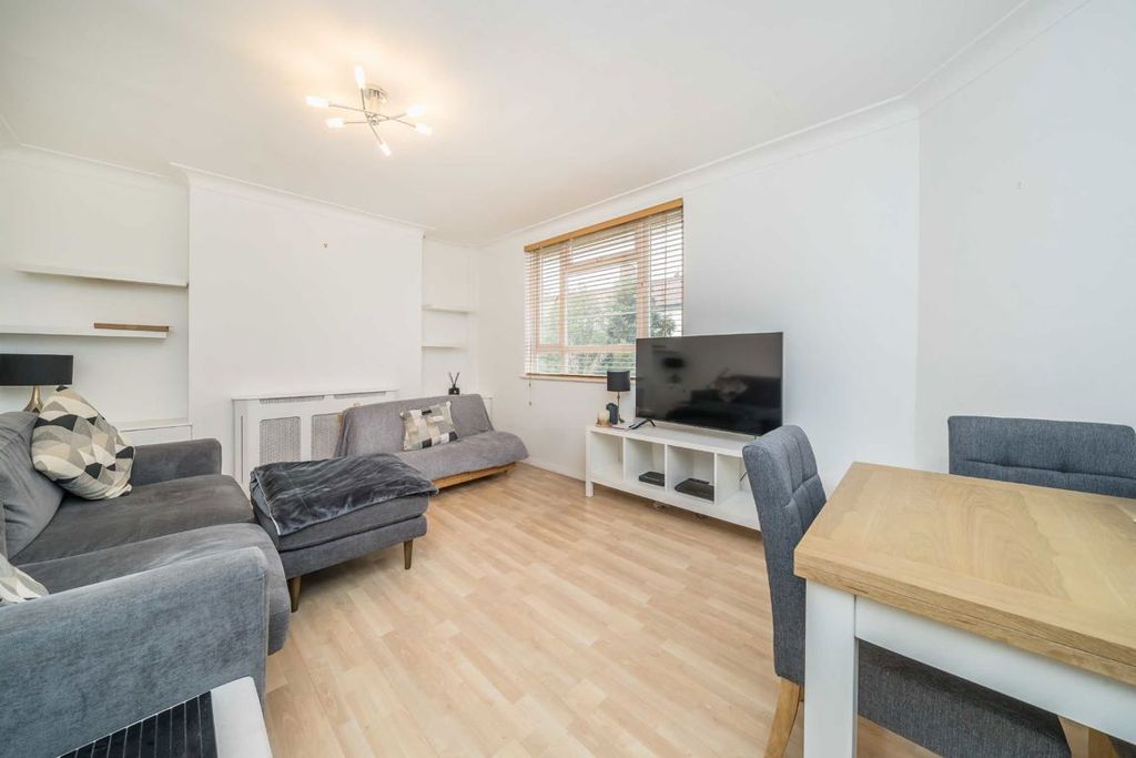 Property photo 2 of 6