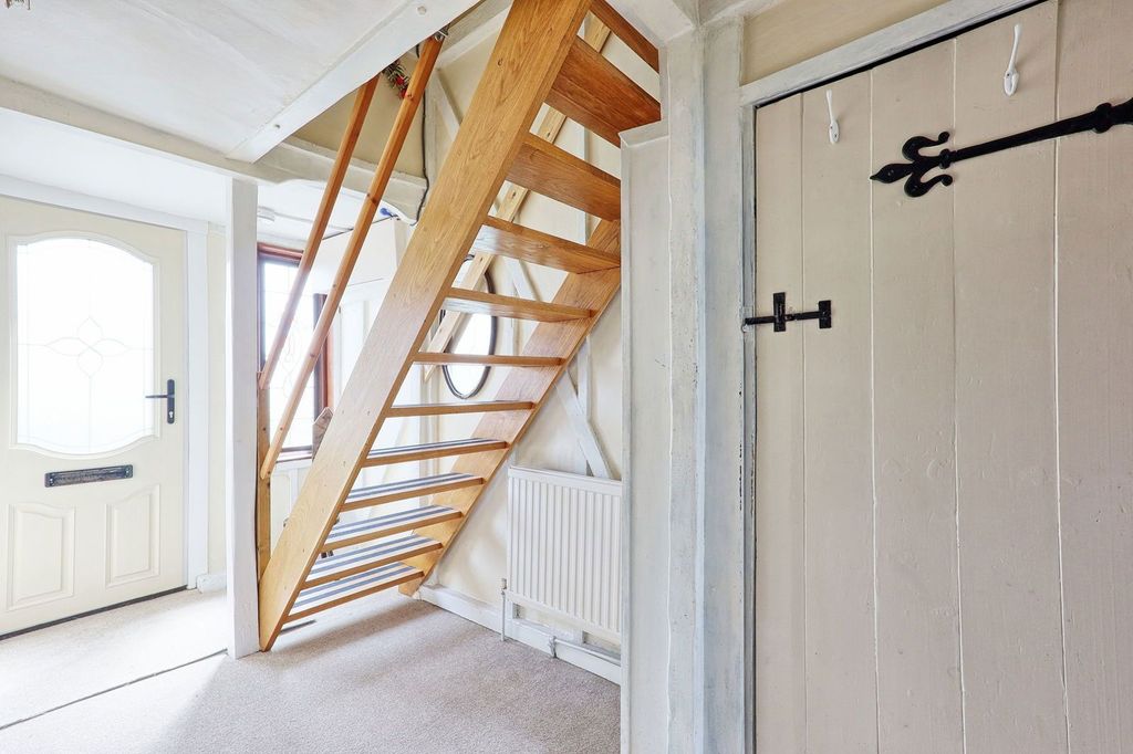 Property photo 3 of 27