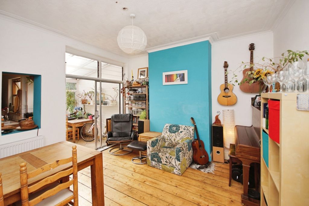 Property photo 3 of 18 Photo