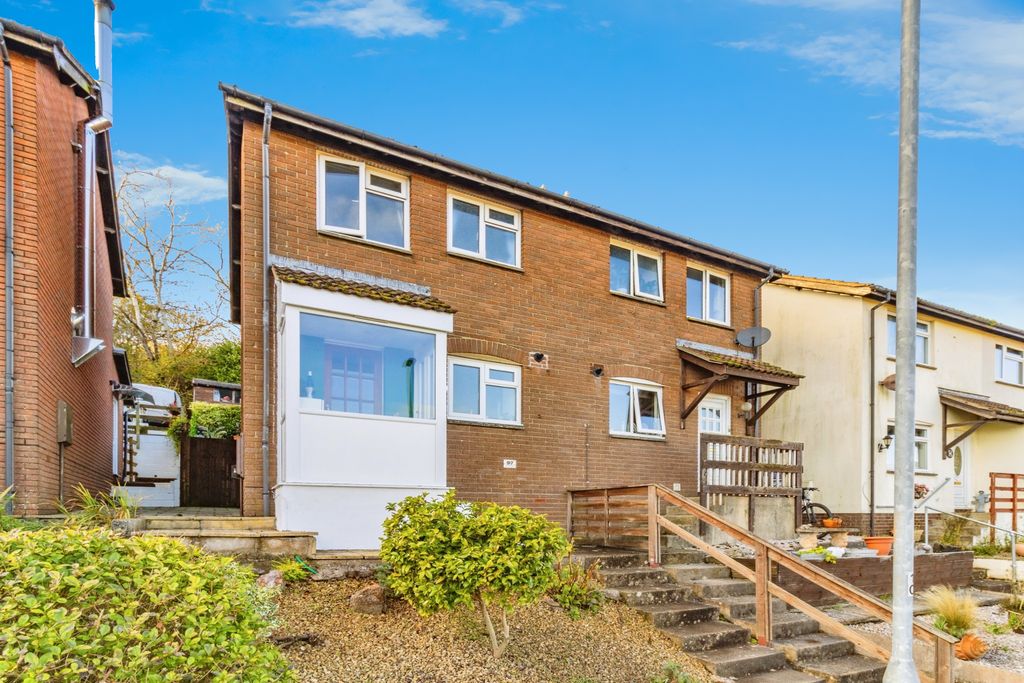 Property photo 1 of 20