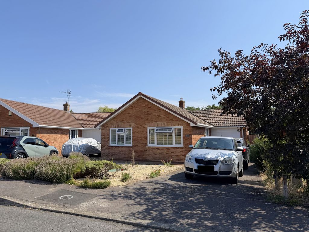 Property photo 2 of 30 Front3