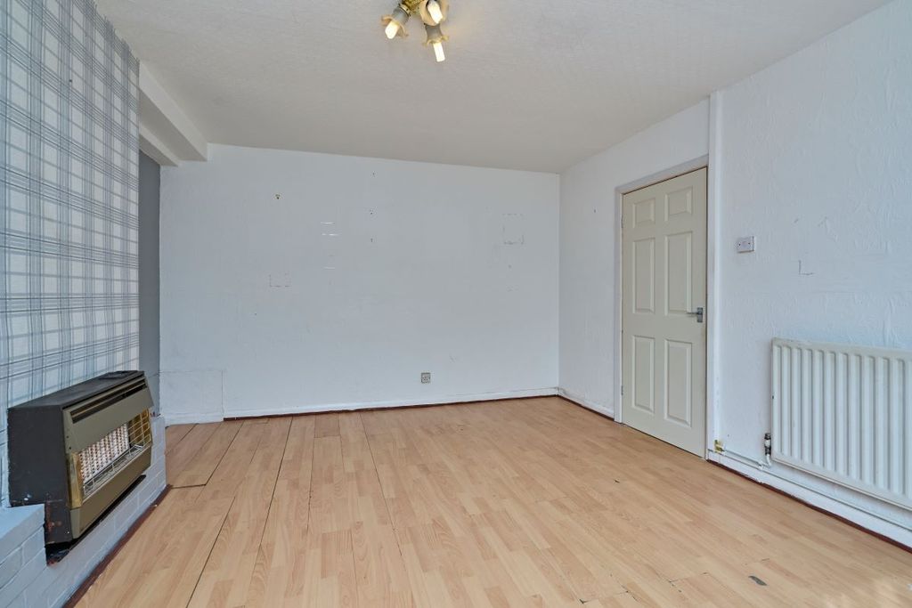 Property photo 3 of 12