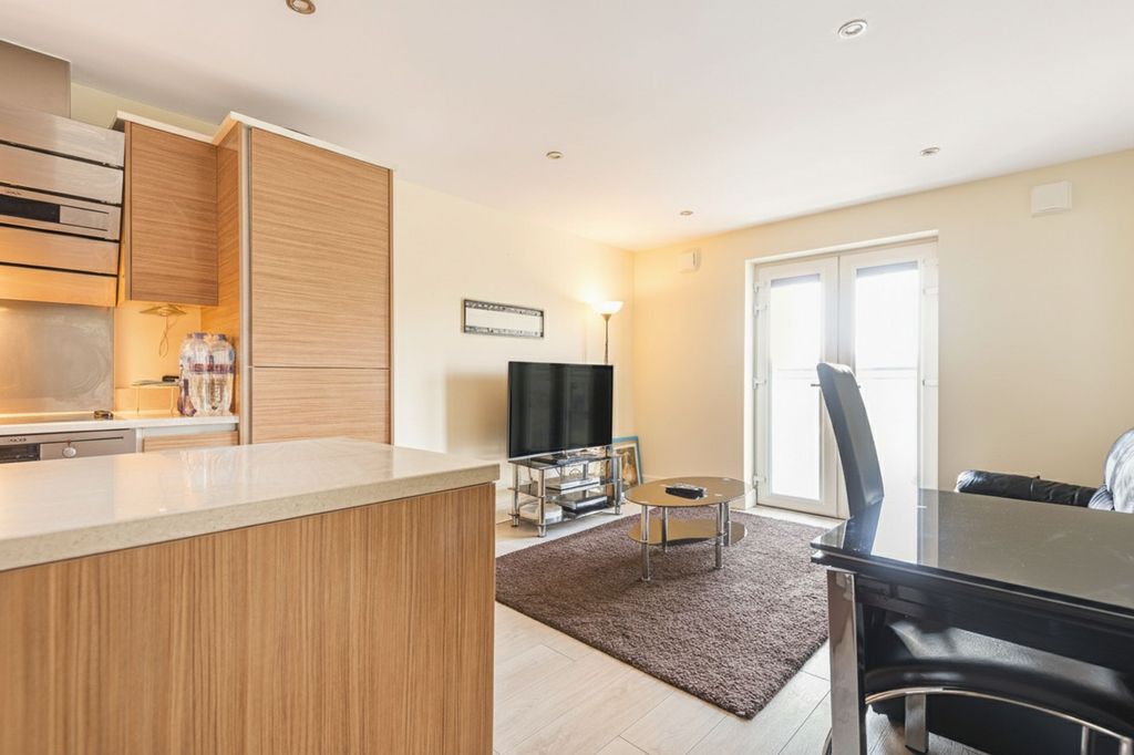 Property photo 3 of 8