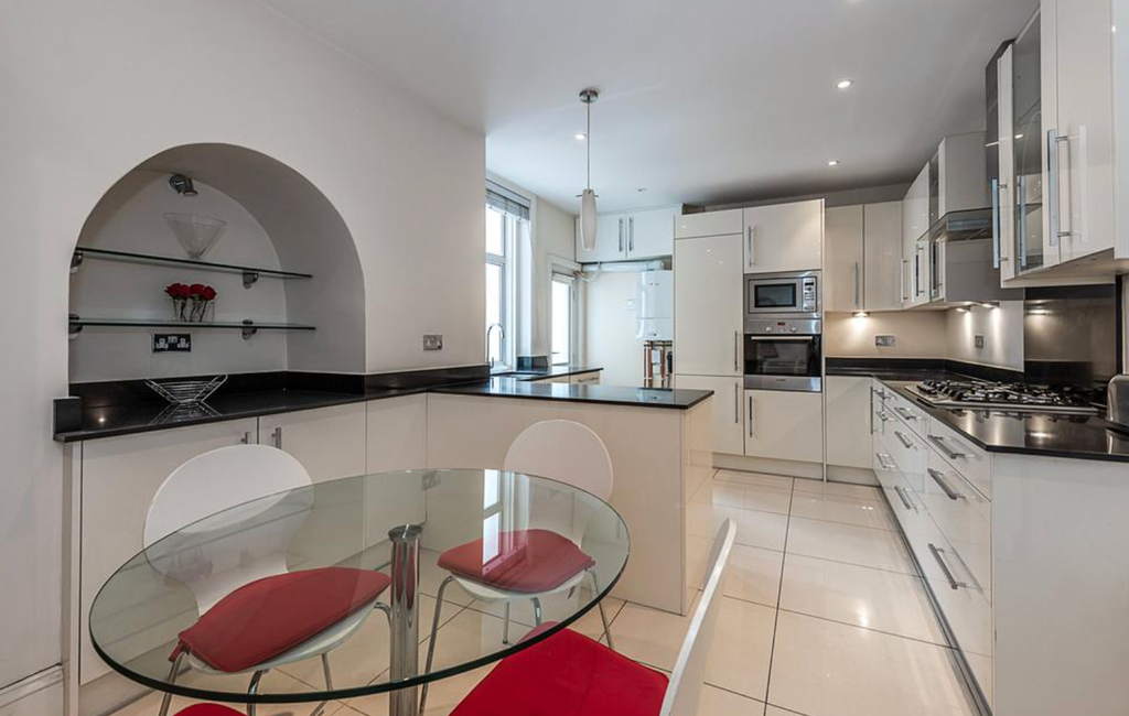 Property photo 2 of 13