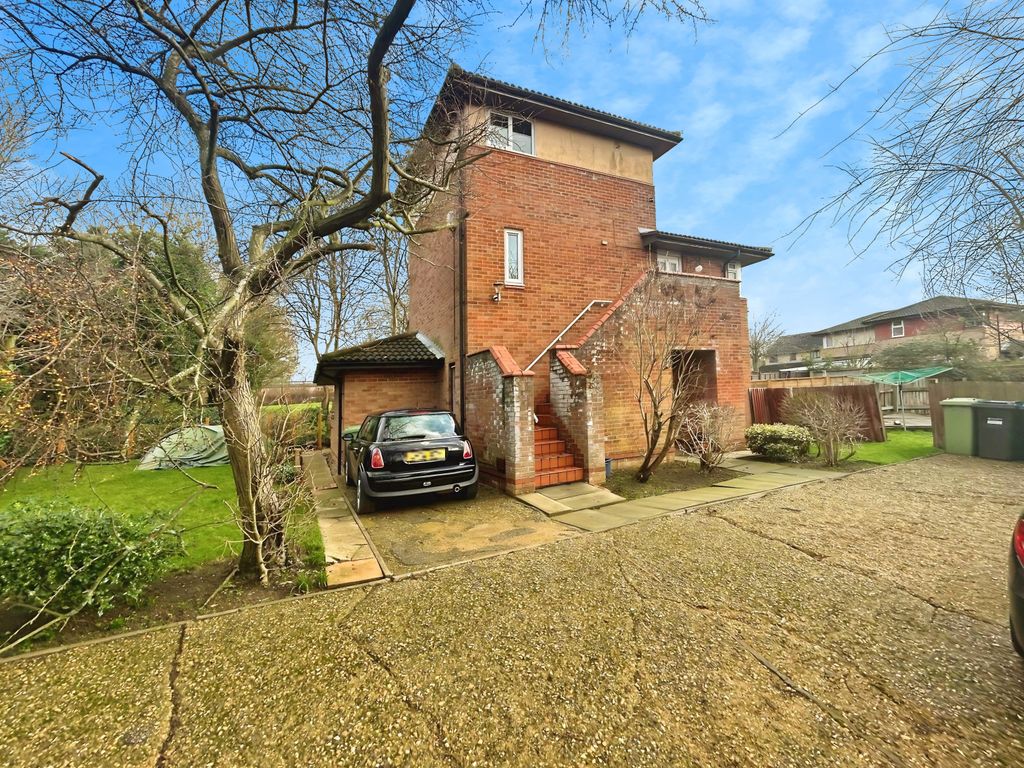 Property photo 1 of 9