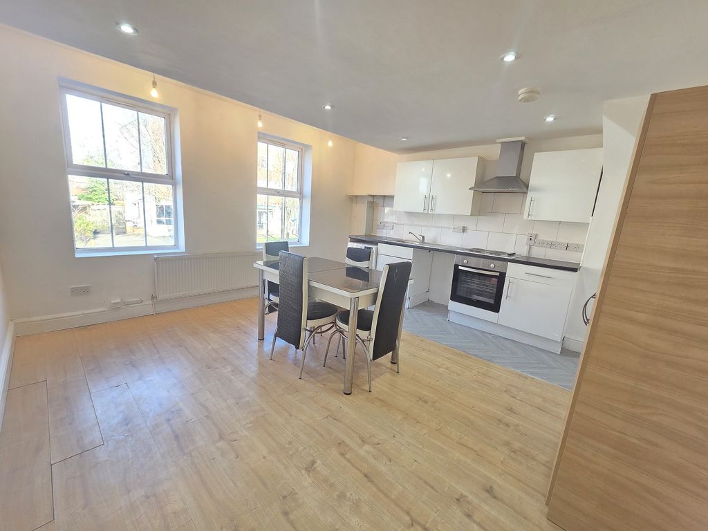 Property photo 2 of 6 Lounge-Kitchen