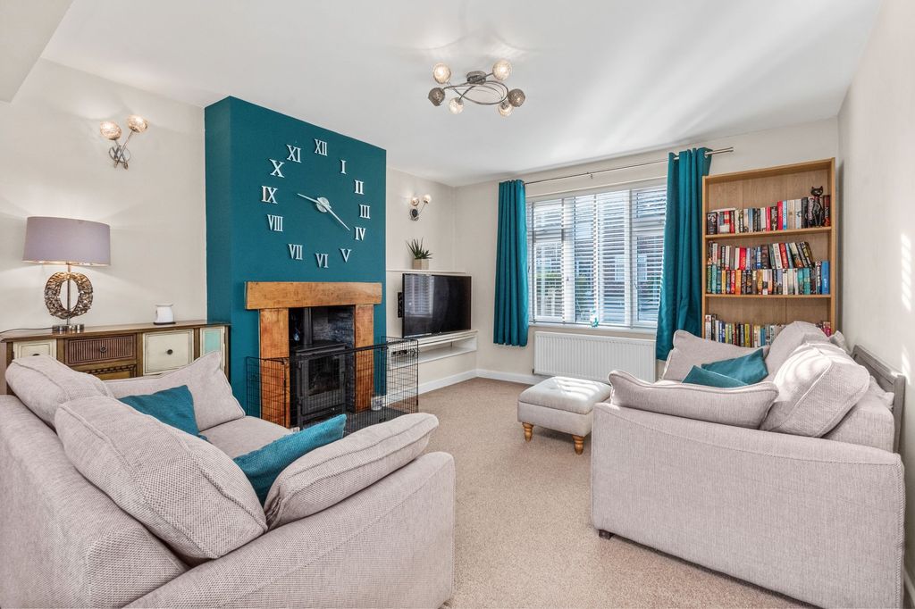 Property photo 2 of 31