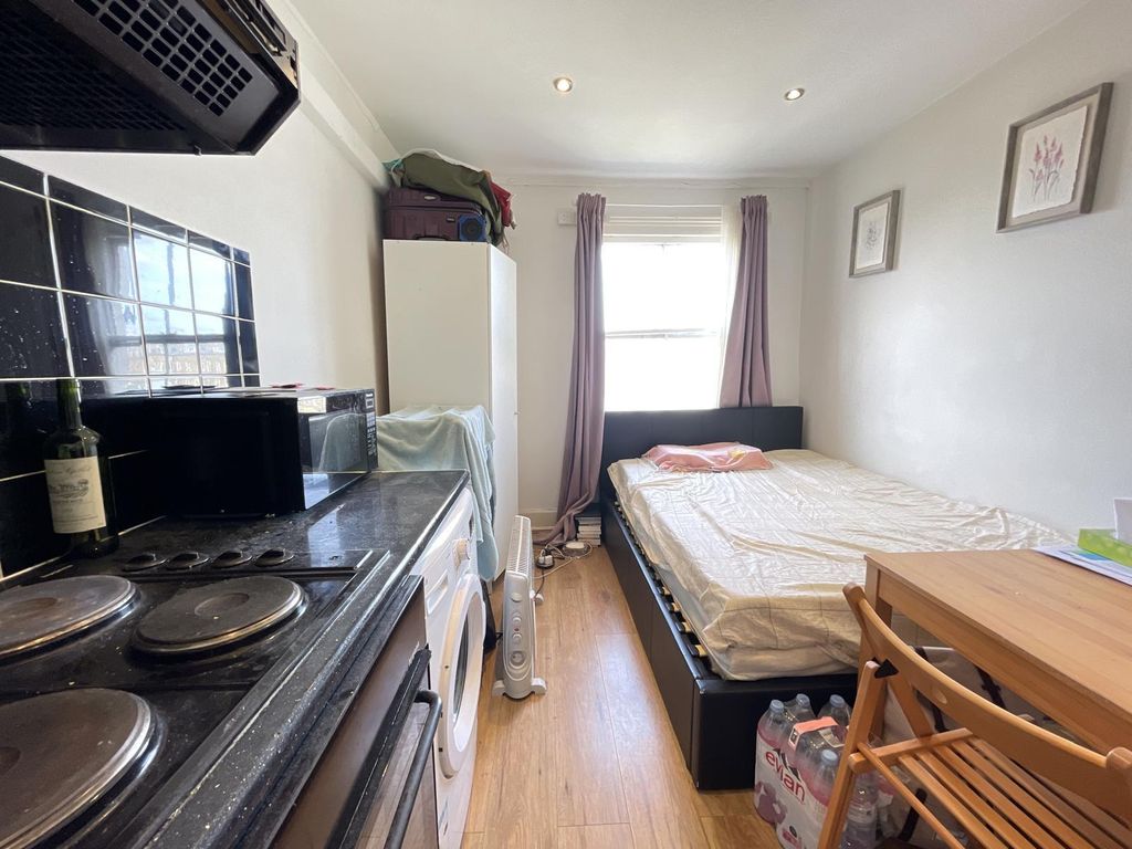 Property photo 2 of 3