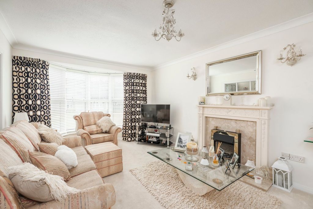 Property photo 2 of 23