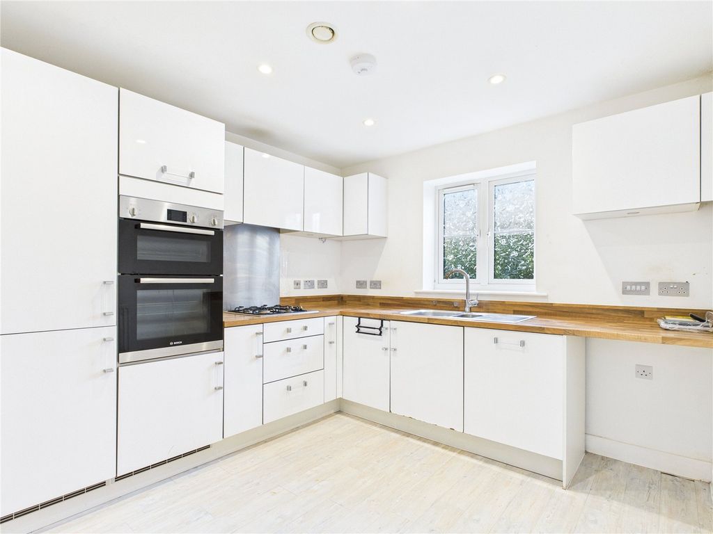 Property photo 2 of 14 Picture No. 21