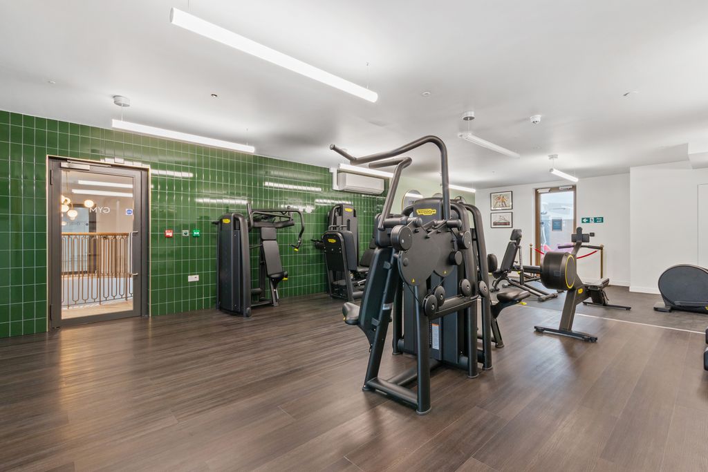 Property photo 2 of 18