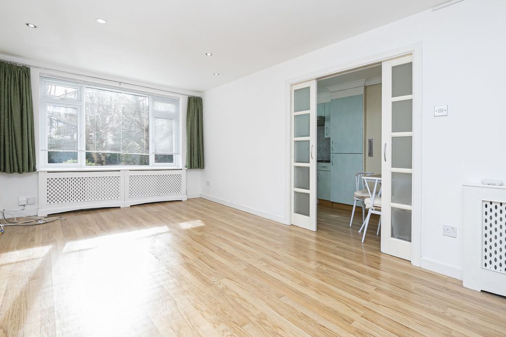 Property photo 2 of 18 Photo 11