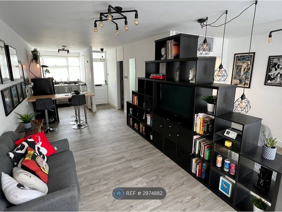 Property photo 3 of 11