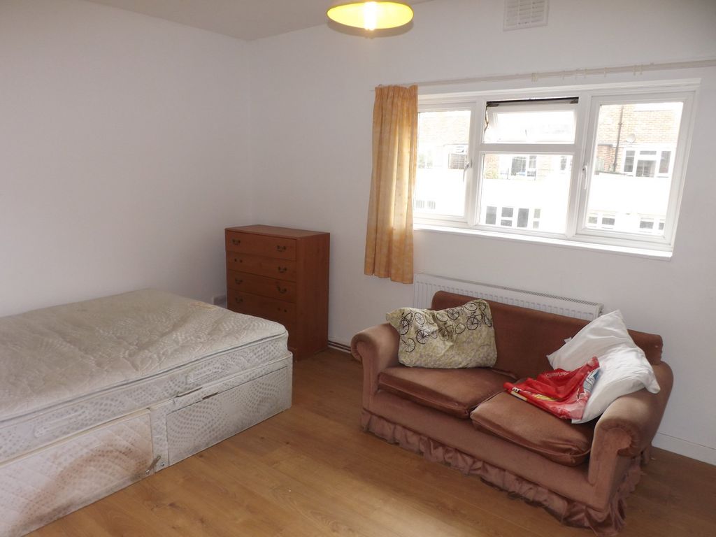 Property photo 3 of 11