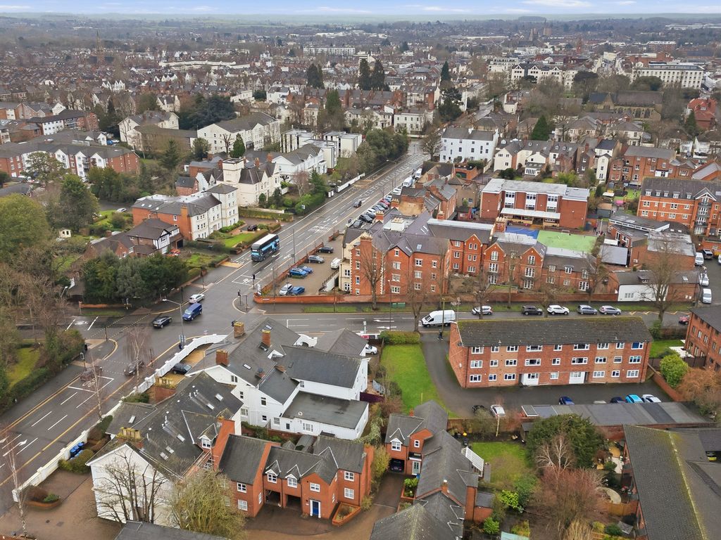 Property photo 3 of 21