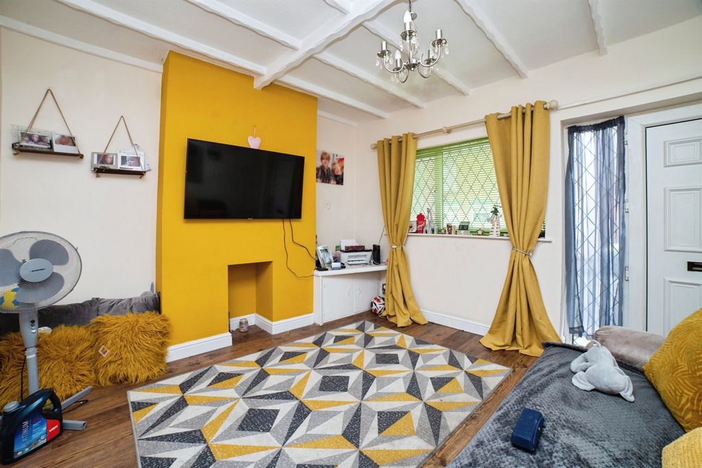 Property photo 2 of 17