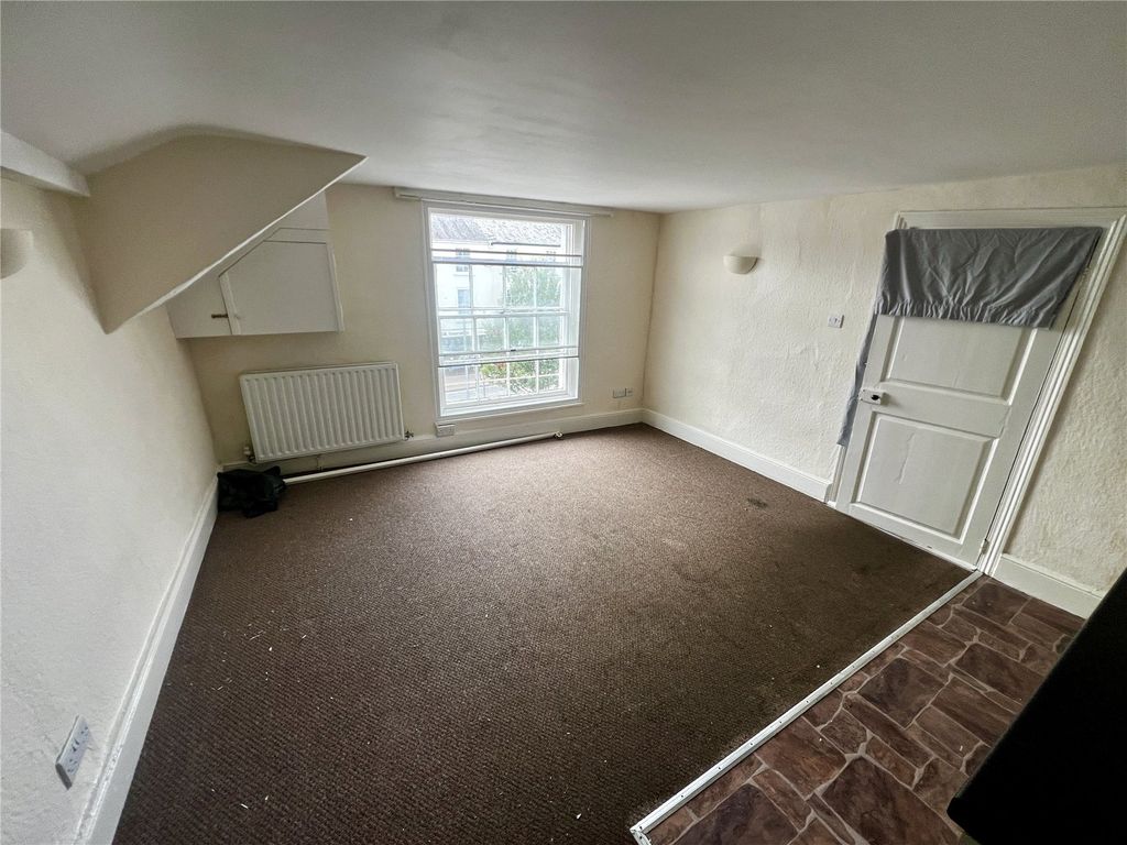 Property photo 2 of 7 Picture No. 10