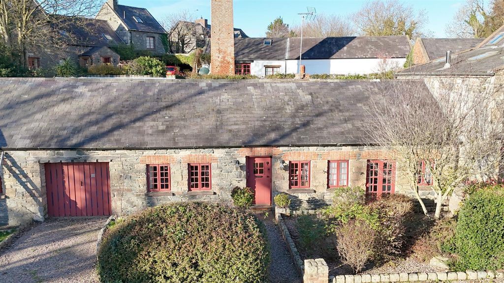 Property photo 1 of 23 Entrance