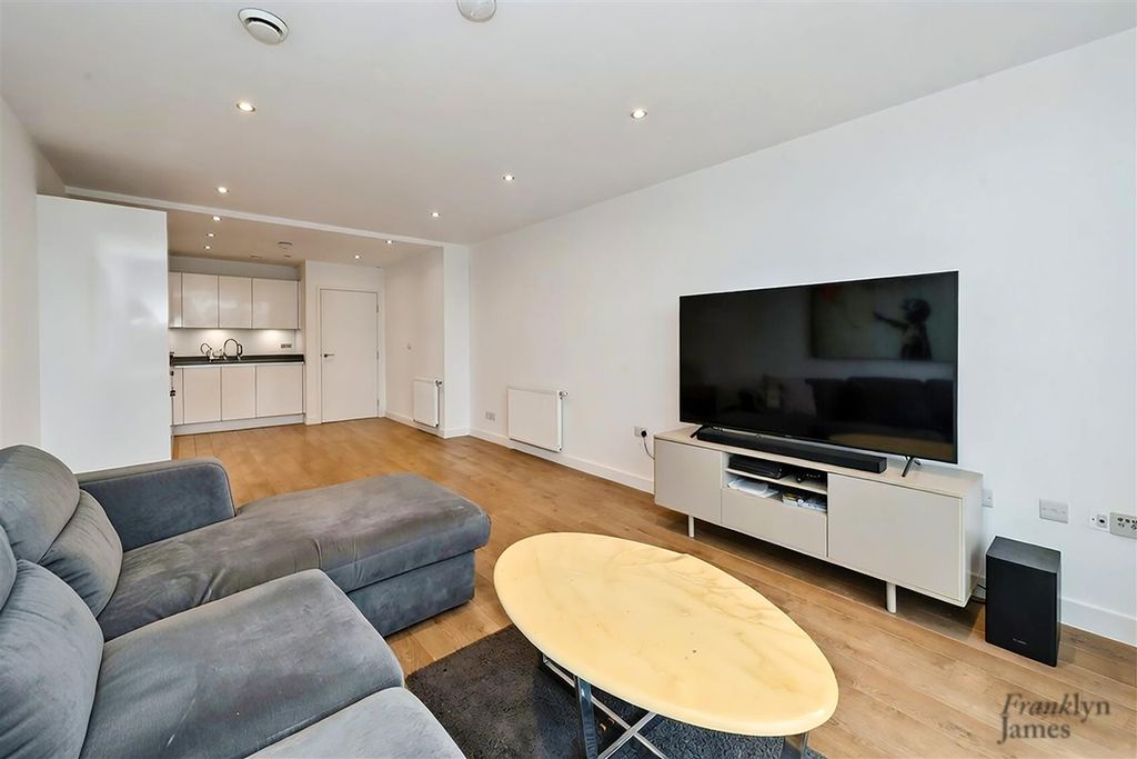 Property photo 2 of 17 304-Carrick-Court (2).Jpg