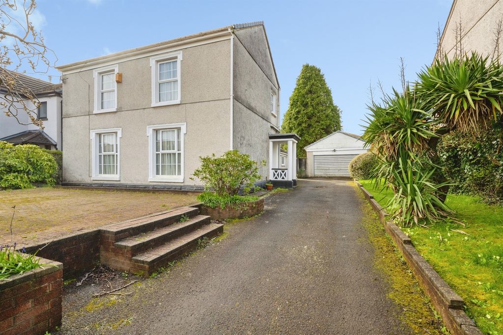 Property photo 2 of 26