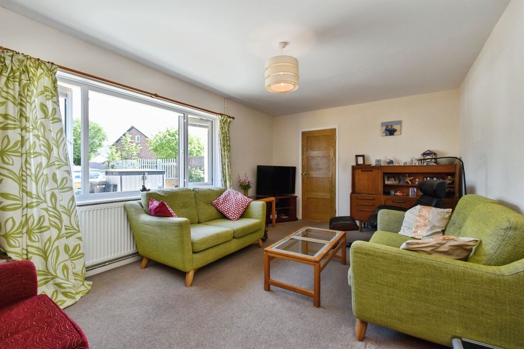 Property photo 3 of 18