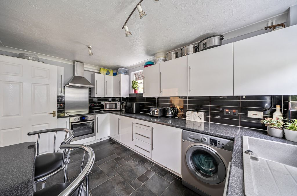 Property photo 3 of 17 1387400-21-6936F7...