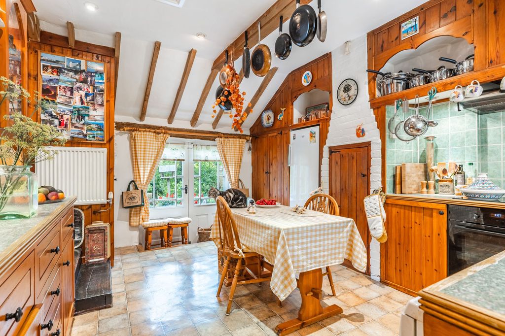 Property photo 2 of 26