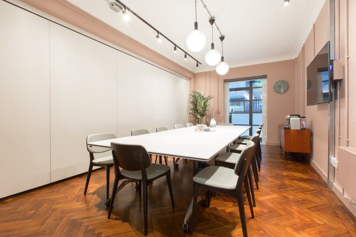 Property photo 2 of 6 81 Rv Mr.Jpg