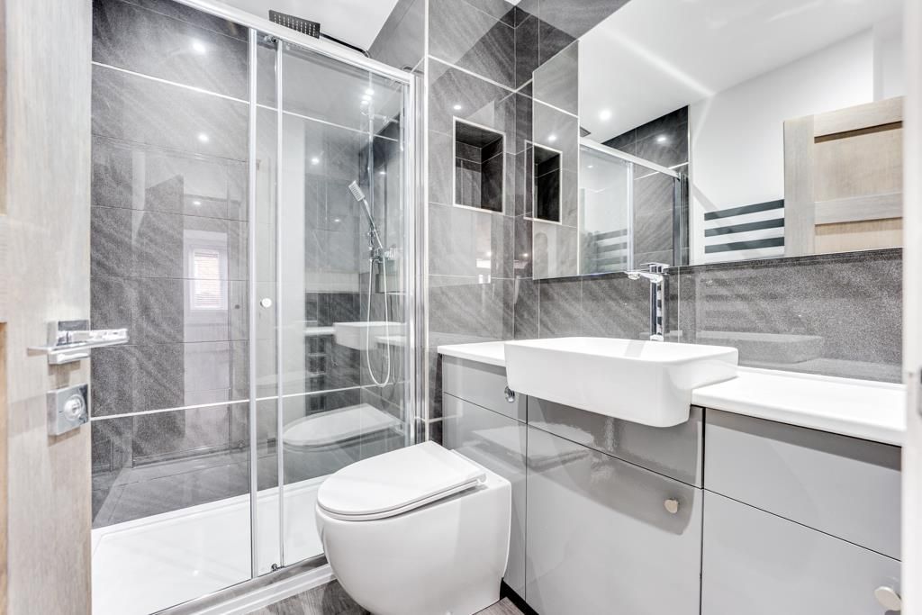 Property photo 2 of 12 Flat 2, 1 High Street, Cottingham-4.Jpg