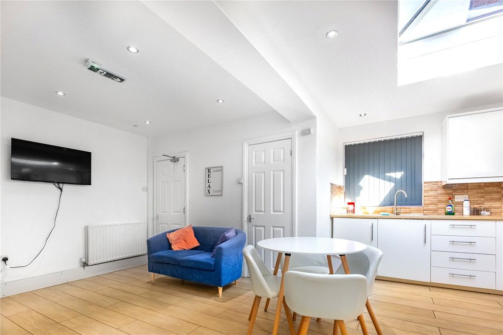 Property photo 1 of 32 Picture No. 33