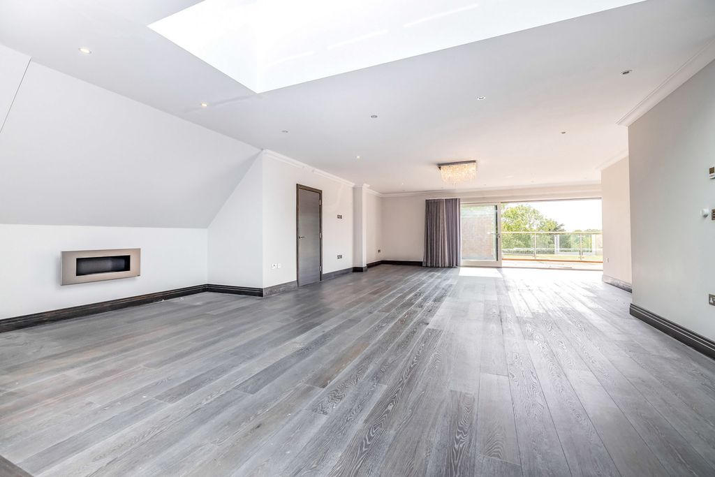 Property photo 2 of 20 Pbox-Img.Jpg