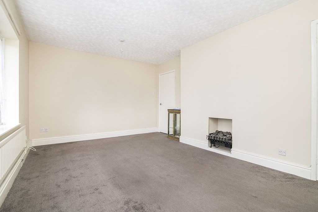 Property photo 2 of 8 Lounge