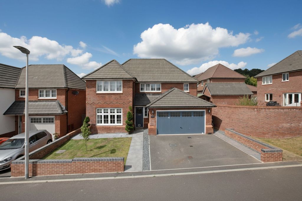 Property photo 1 of 21