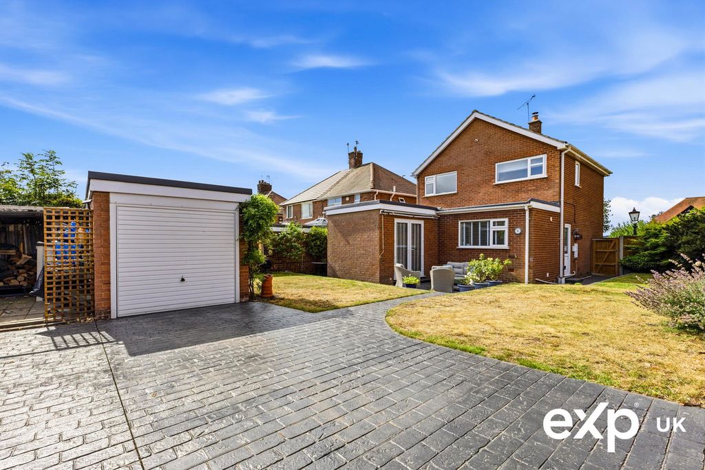 Property photo 1 of 34